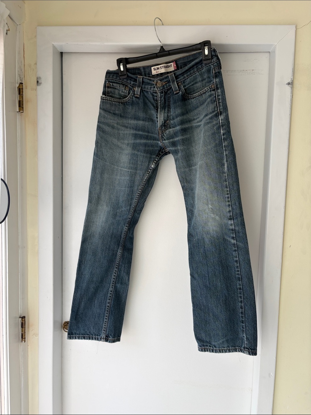 Levi's 514 Slim Straight Men's Jeans in Medium Wash Blue size: W: 29; L: 30
